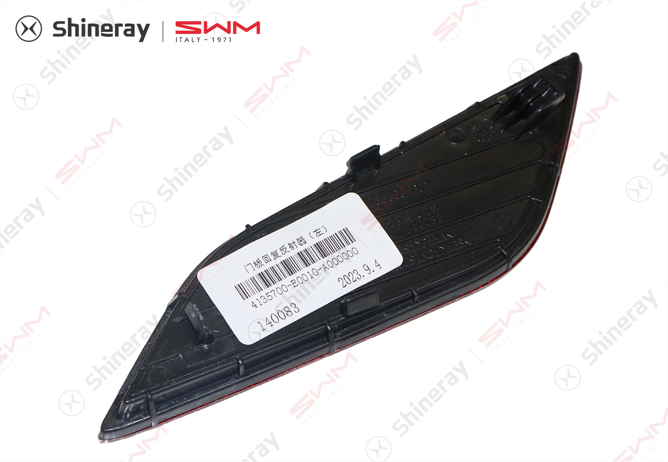 4135700-E0010-A000000>Door panel reflex reflector (left)