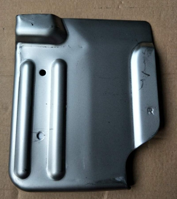 2801722-BB010-AA00000>Rear wheel cover front mudguard mounting plate (right)