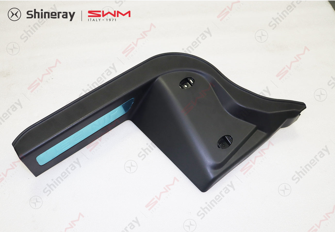 5140422-BB020-A000000>Front Threshold Right