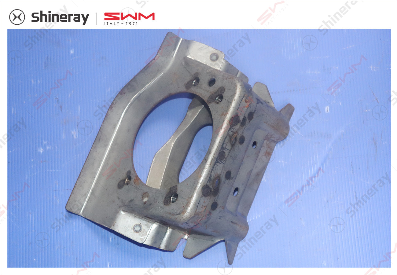 5301960-D0010-A000000>Right Suspension Bracket Assembly (1.L)