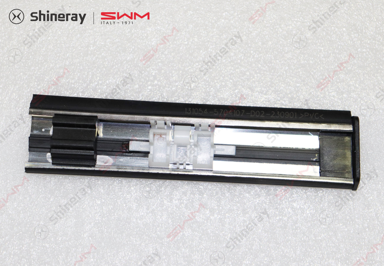 5704107-D0020-A000000>Left top molding rear section (with luggage)