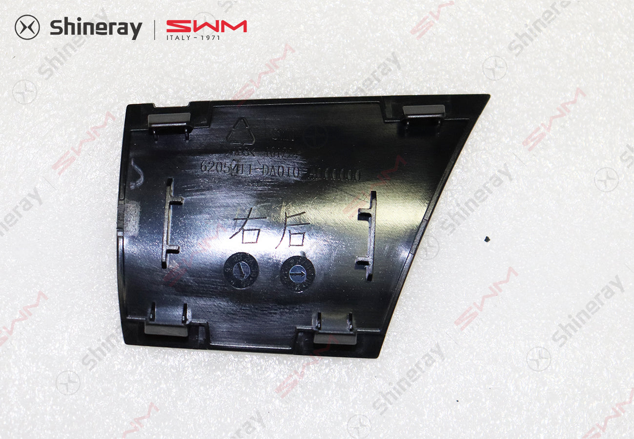 6205411-DA010-A000000>Right rear door inner handle screw cover plate