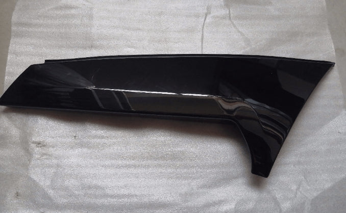 6302210-E0010-AA00000>Left tailgate decorative panel assembly