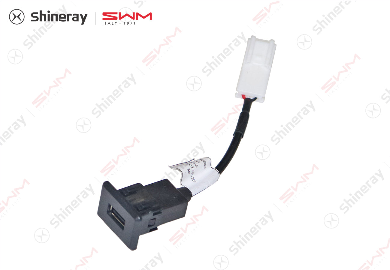 7921100-E0020-A000000>Front row UPSB charging interface
