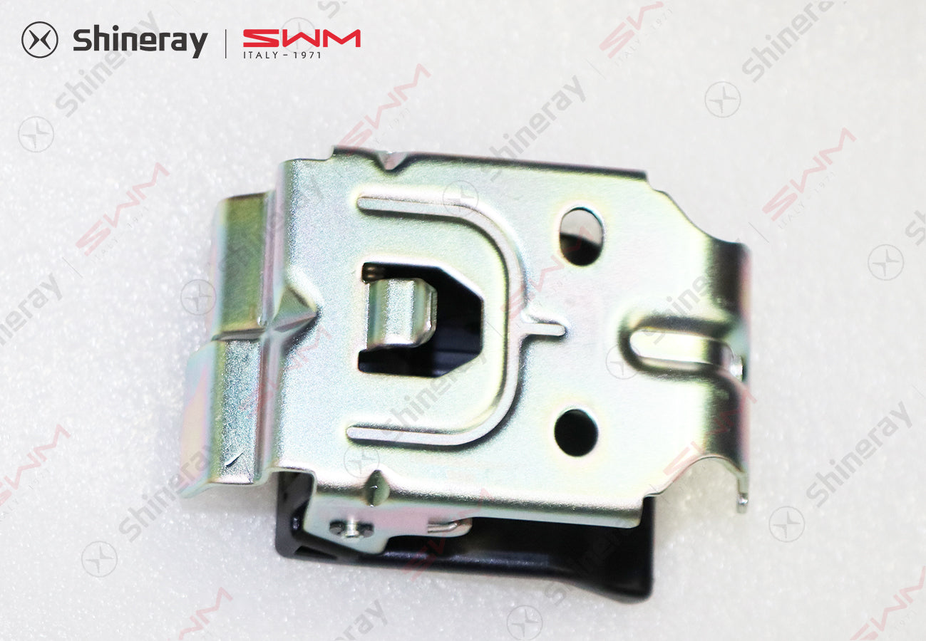 8402403-DA010-A000000>Front cover and fuel outlet release wrench assembly