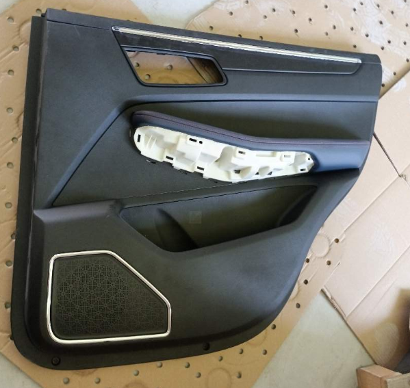 6202200-DA020-A100000>Right rear door interior panel assembly