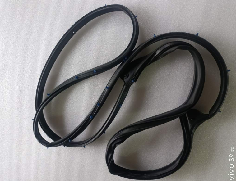 6107330-C0010-A000000>Left front door outer sealing strip