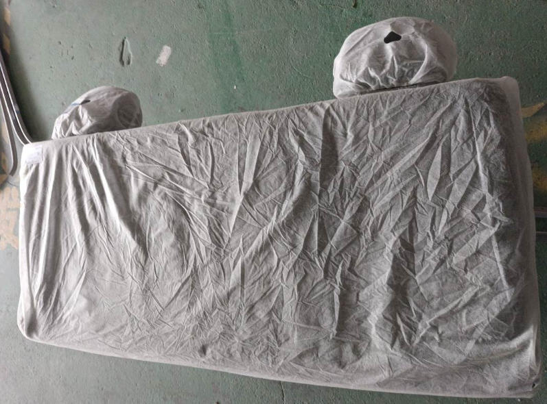 7300100-BB040-A000000>Passenger three seater assembly (faux leather+two end pillows)