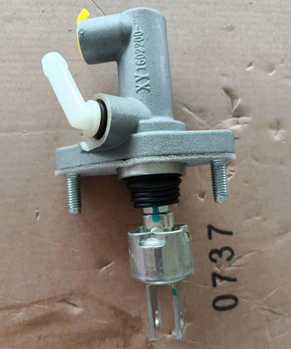 1602200-D0010-A100000>Clutch master cylinder