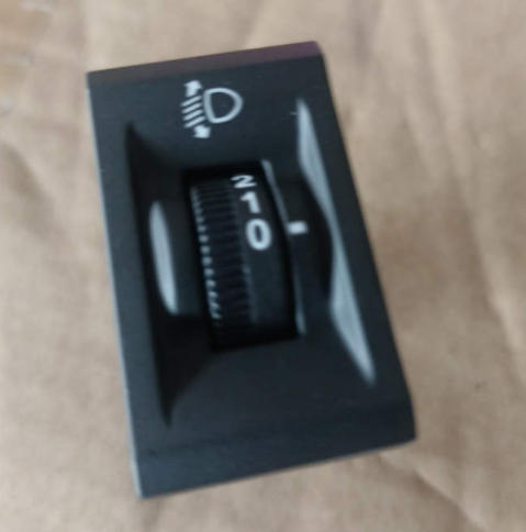 4121210-C0010-A000000>Headlight adjustment switch