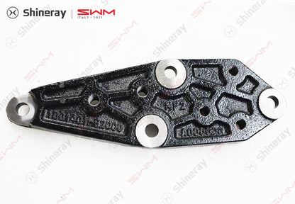 1001401-E2000-A000000>Right suspension adapter bracket