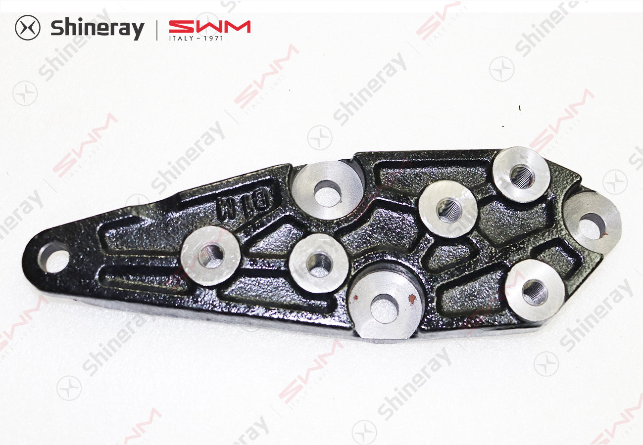 1001401-E2000-A000000>Right suspension adapter bracket