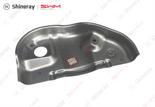 1008600-E2001-B100000>Heat shield on exhaust manifold