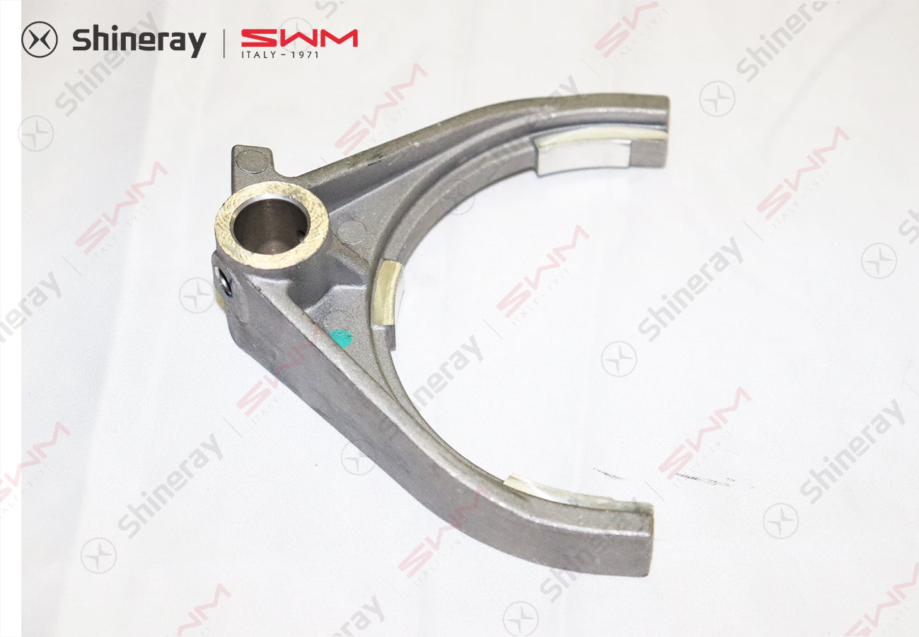 1700092-E2000-A00000P>Five reverse shift fork