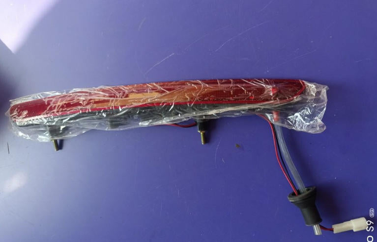 4134300-D0010-A10000>High mounted brake light assembly
