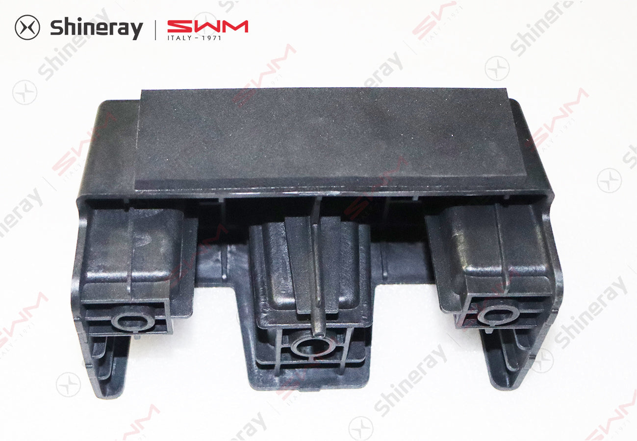 2803500-FA010-A000000>Installation bracket in the middle of the front bumper