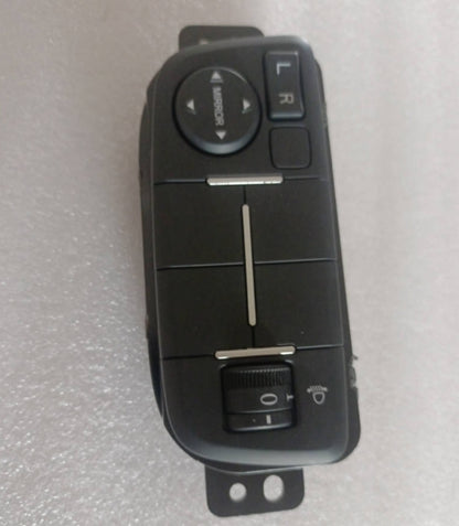 3750110-E0080-A000000>Small Switch Group 8