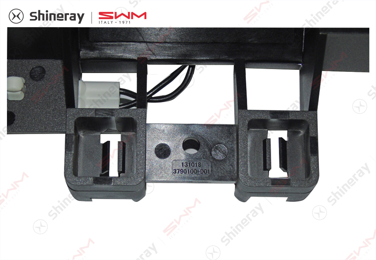 3790100-D0010-A000000>Back door switch