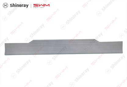 5150202-BB050-A000000>Threshold on the right
