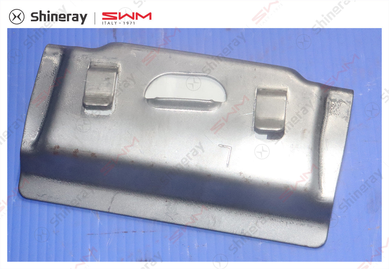 5130663-DA010-A000000>Left bumper bracket