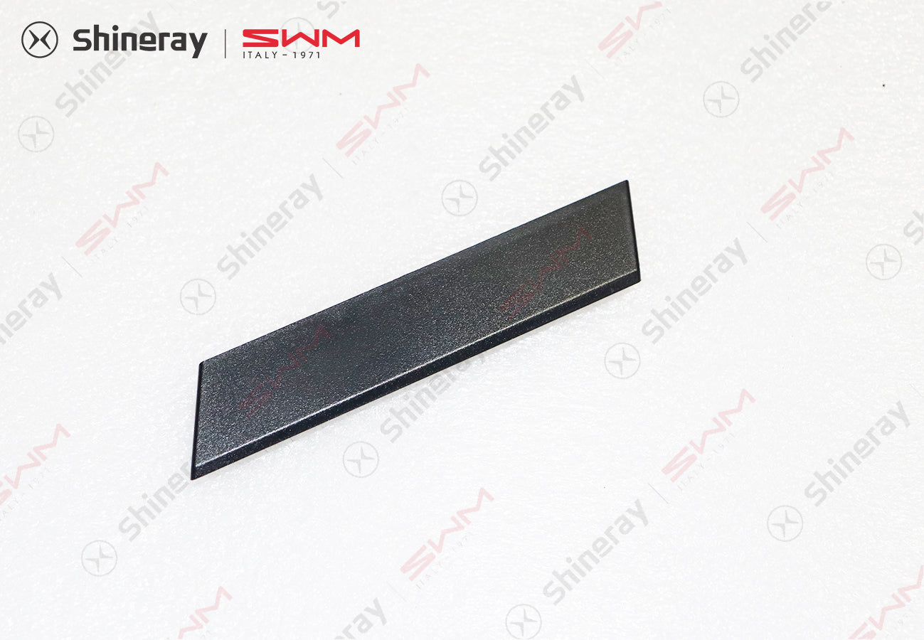 5524204-FA010-A000000>Right middle cover