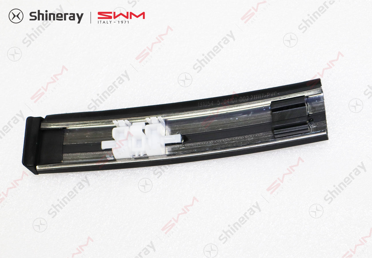 5704101-D0020-A000000>Left top molding front section (with luggage)