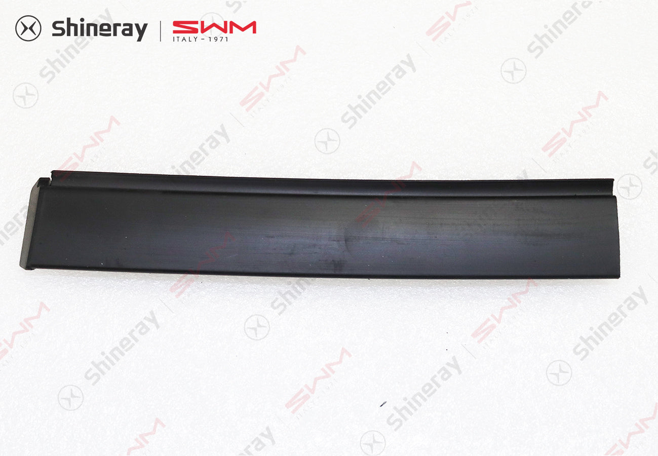 5704102-D0020-A000000>Front section of the right side top moldingwith luggage rack)