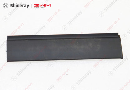 5704108-D0020-A000000>Rear section of the right top moldingwith luggage rack)