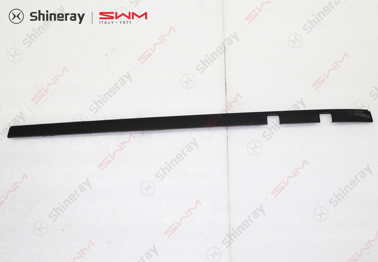 5704220-C0010-A100000>Rear section of right roof trim strip