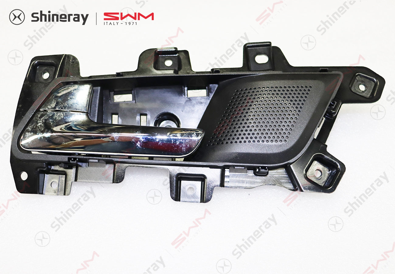 6105310-DA020-A000000>Left front door interior handle assembly (chrome plated)