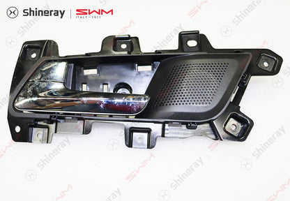 6105310-DA020-A000000>Left front door interior handle assembly (chrome plated)