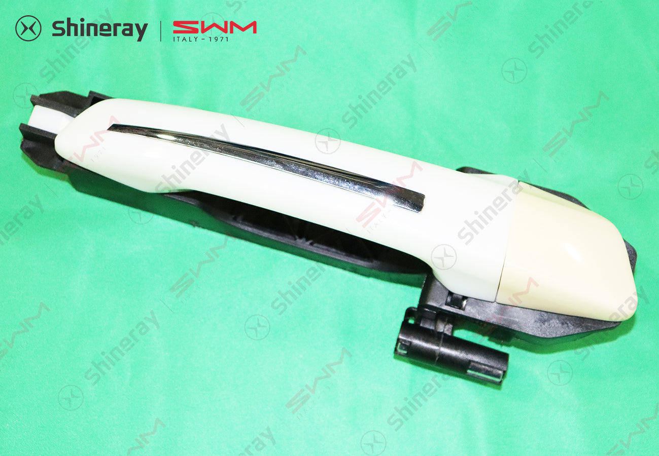 6105800-F0010-A000000>Right front door handle assembly (painted - bright strip)