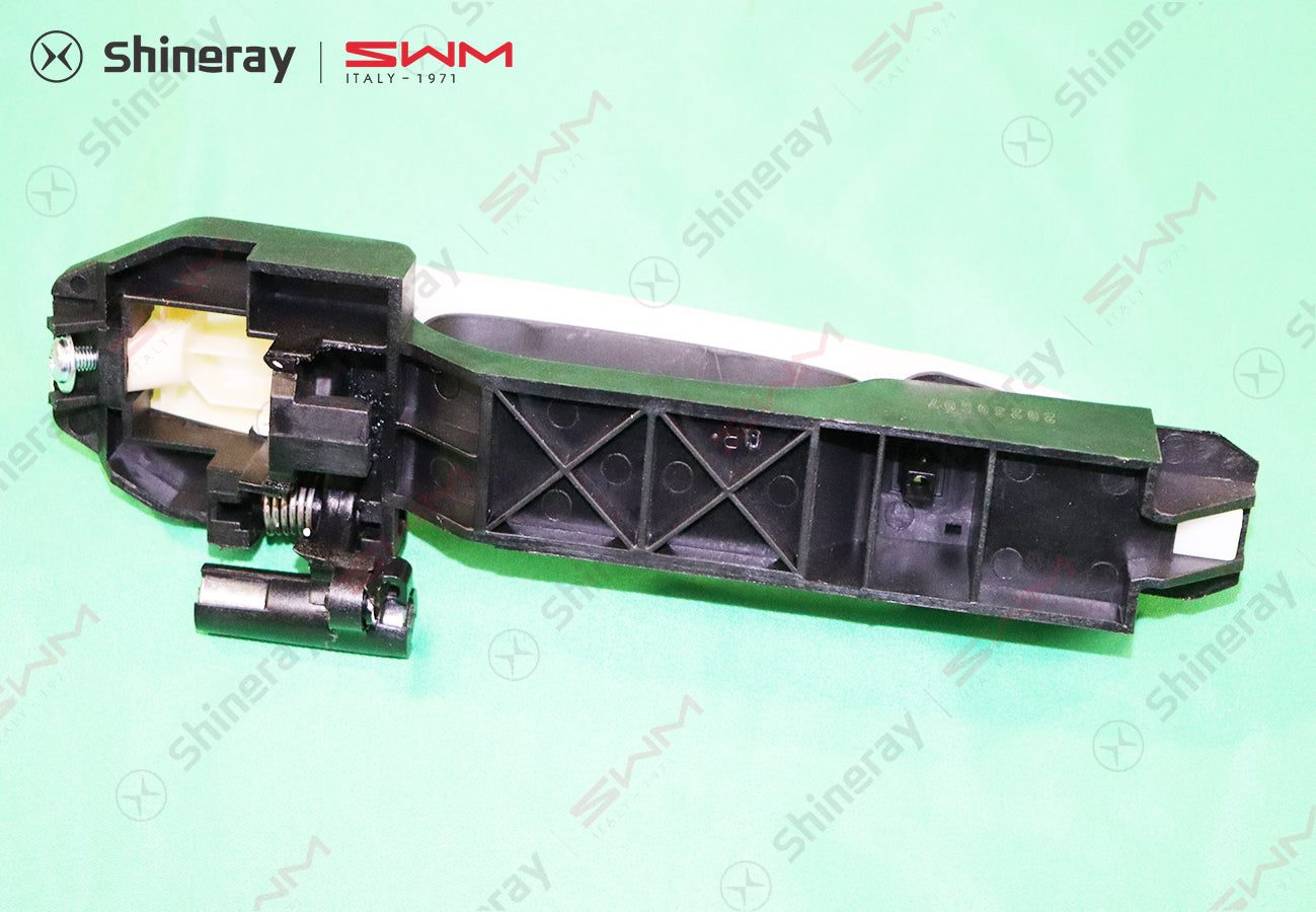 6105800-F0010-A000000>Right front door handle assembly (painted - bright strip)