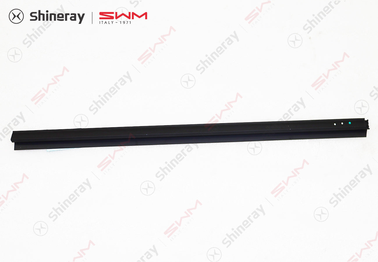 6203334-E0010-A000000>Internal water cut in the right rear door