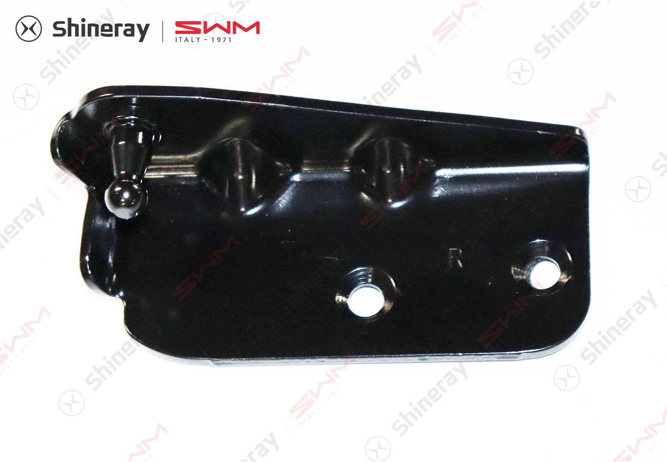 6309107-E0020-A000000>Support bracket on the right side pole of the electric tailgate
