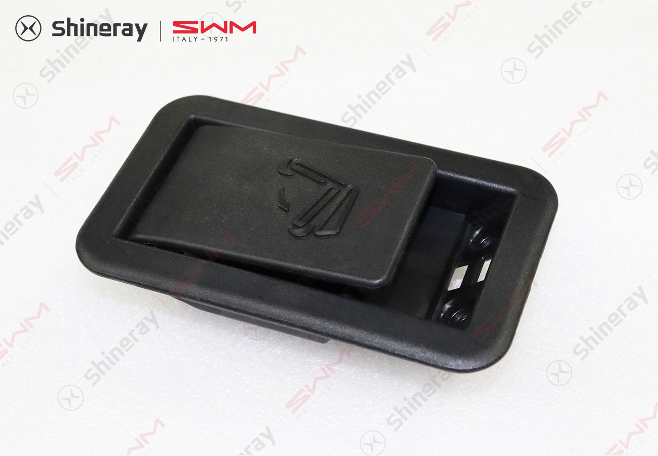 7300103-FA010-A000000>Third row seat back buckle